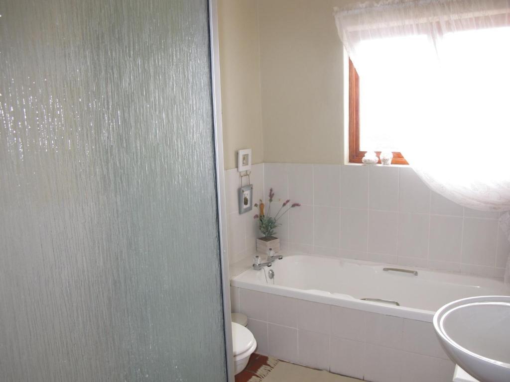 The Bay Lodge Gansbaai Værelse billede